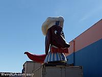 Doggie Diner Head with Giant Pepper