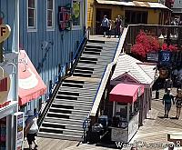 piano steps pier39 17